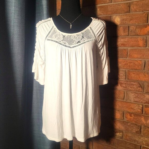 Tops - Cable & Gauge Lace/Crocheted White on White Short Sleeve Blouse - Size M